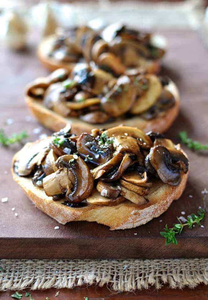 Canapé bruschetta aux champignons traiteur Ile Maurice