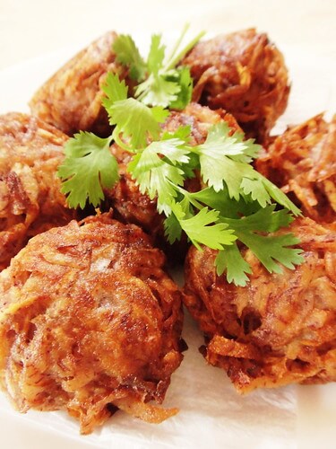 Mise en bouche Gâteau arouille garni relevé à la menthe Catering Ile Maurice