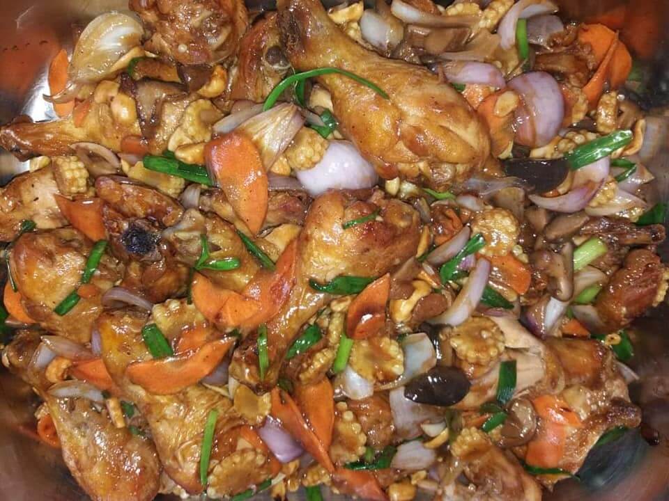 Plat poulet aux 3 merveilles catering Ile Maurice